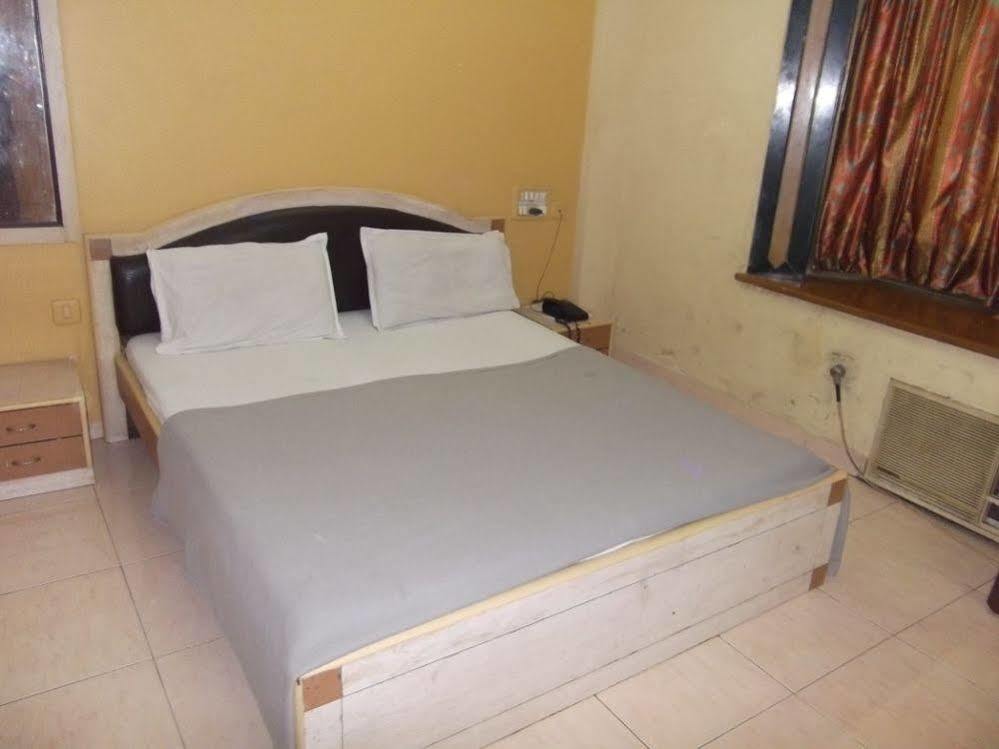 Hotel Palms Navi Mumbai Ngoại thất bức ảnh